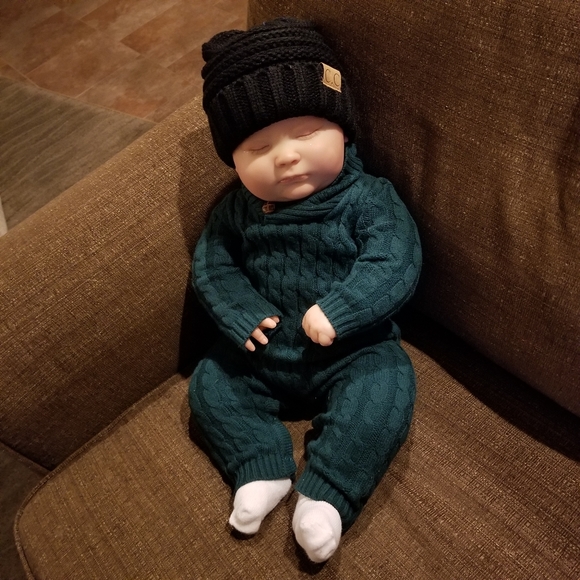 Mommy and Me Beanie Set Adult & Baby Black Hats - Picture 3 of 4